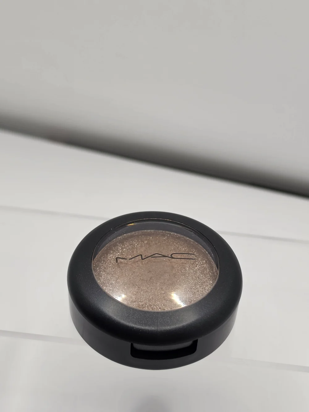 RARE DISCONTINUED MAC PRESSED PIGMENT- 